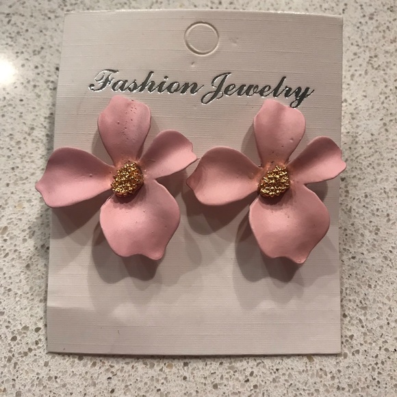 🆕 Beautiful Boho Flower Stud Earrings Pink - Picture 4 of 7